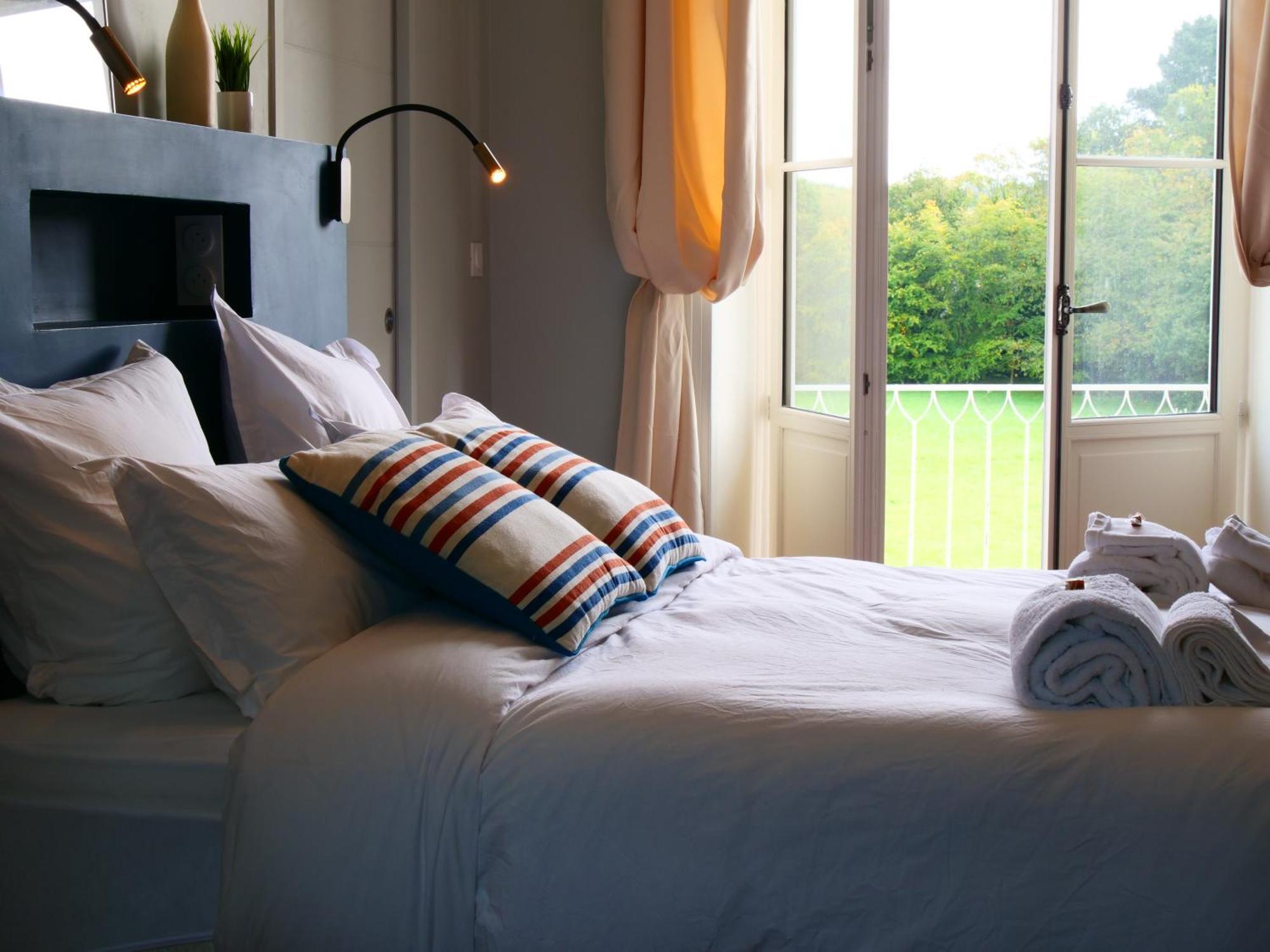 Domaine Du Cloitre Bed & Breakfast Pleneuf-Val-Andre Exterior photo